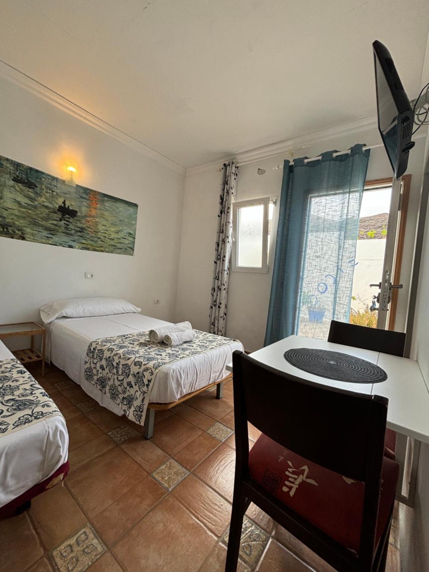 Apartamentos Y Habitaciones Villa Marina La Caleta  Eksteriør billede