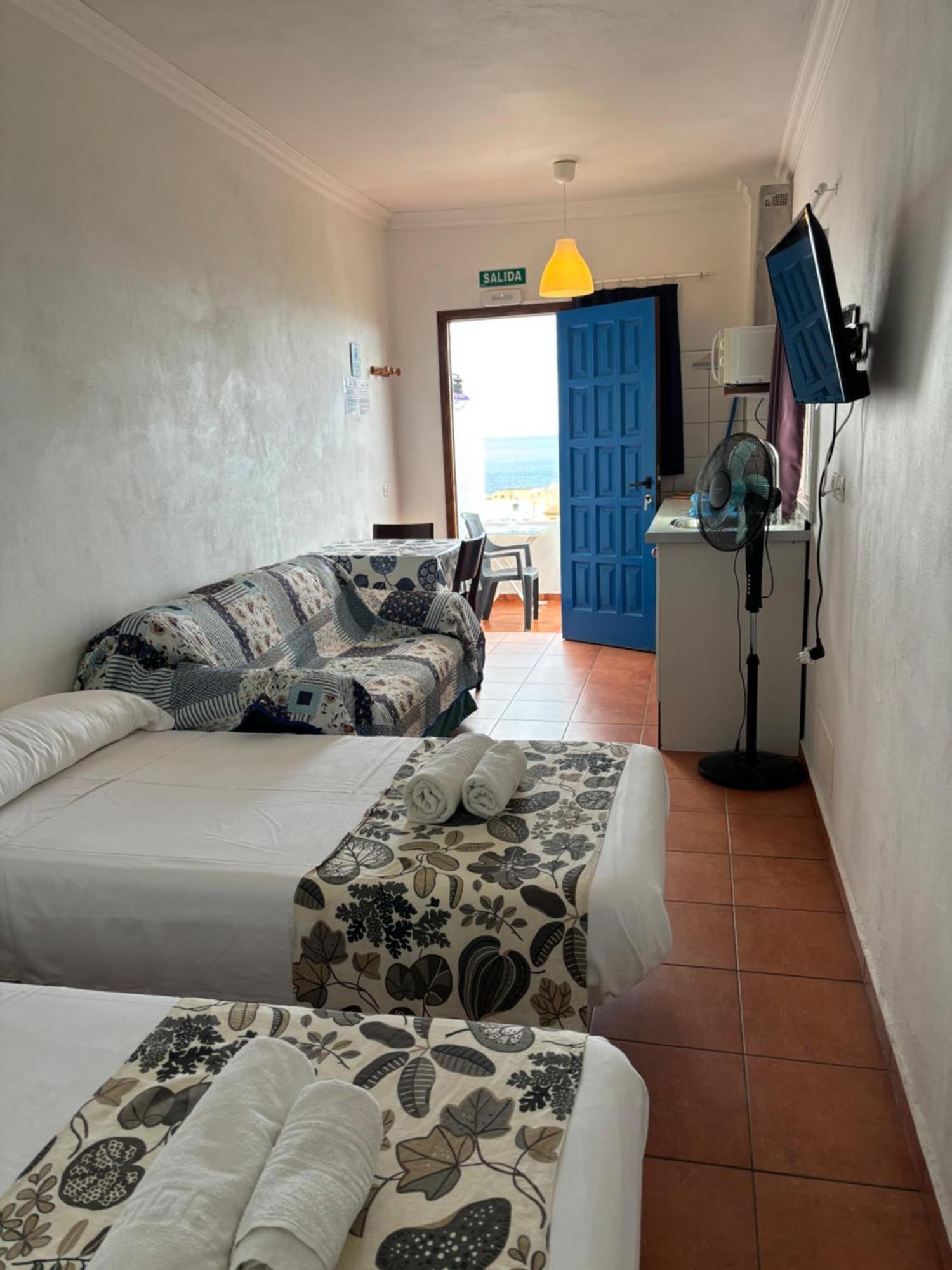 Apartamentos Y Habitaciones Villa Marina La Caleta  Eksteriør billede