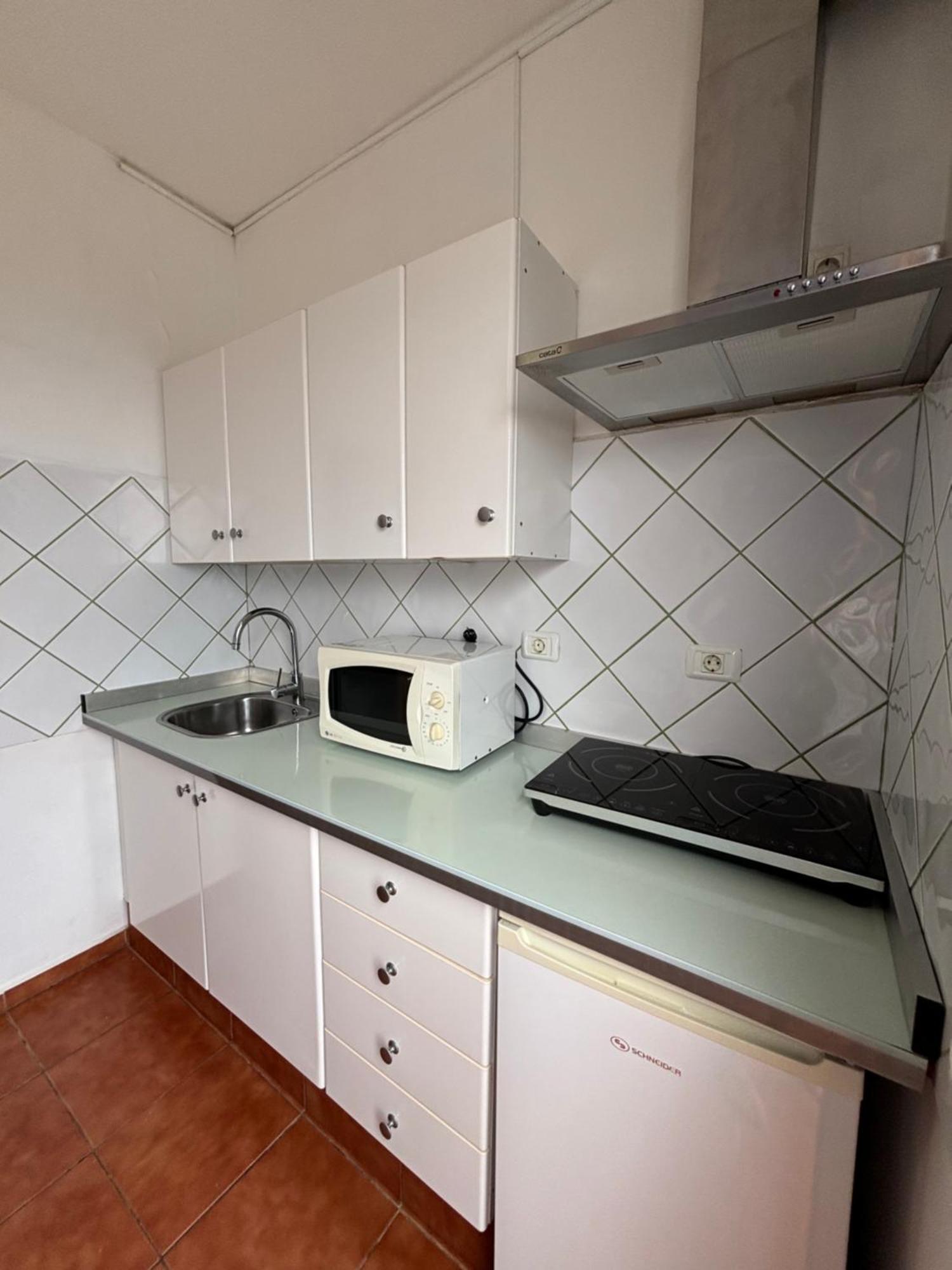 Apartamentos Y Habitaciones Villa Marina La Caleta  Eksteriør billede